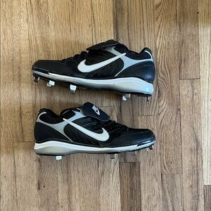VTG Nike Men’s Air Baseball Black and White Athletic Metal Cleats